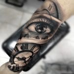 Tattoo Realismo ojo reloj