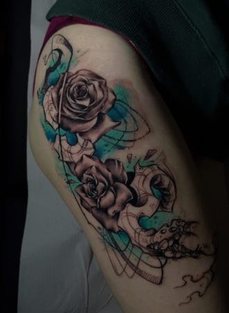 Tattoo rosas y serpiente