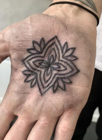 tattoo mandala palma