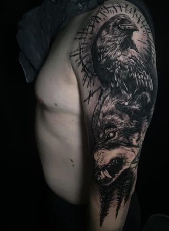 tattoo cuervo y lobo