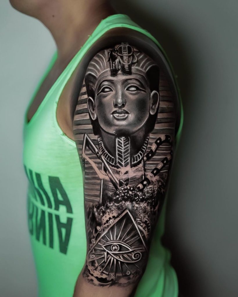Pyramids & Portrait Sleeve | Arte del tatuaggio, Tatuaggi, Tatuaggi braccio