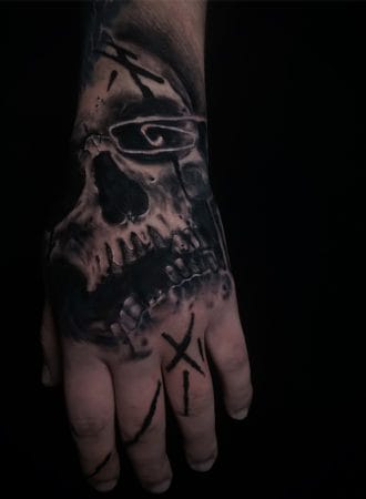 tattoo calavera realista mano