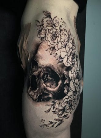 Tattoo calavera con flores