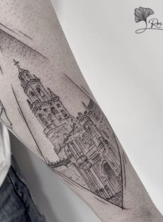 Tattoo catedral fine line