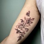 tattoo rosa fine line