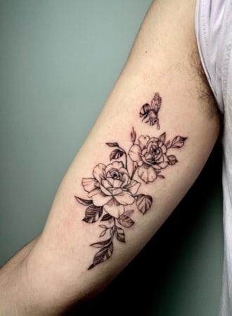 tattoo rosa fine line