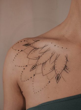Tattoo mandala fine line