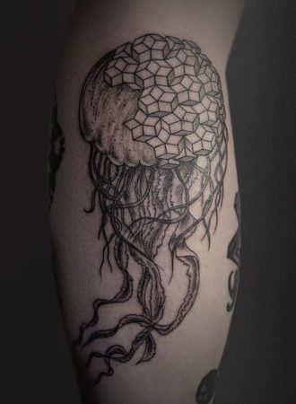 tattoo medusa geométrico