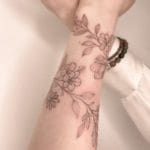 tattoo brazalete flores