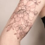 Tattoo flor fine line