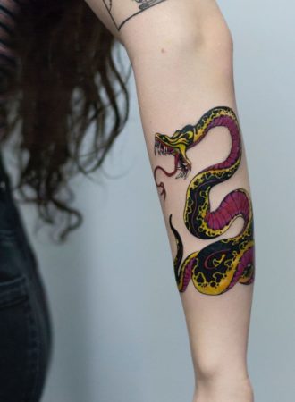 Tattoo serpiente a color
