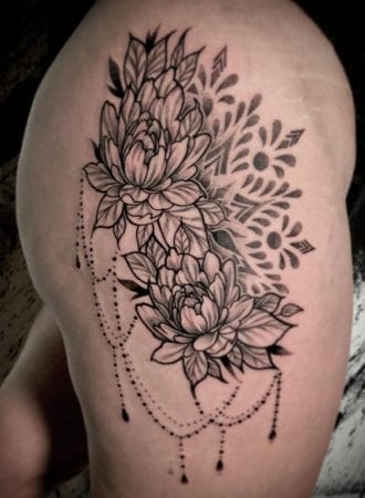 Tattoo flores mandala