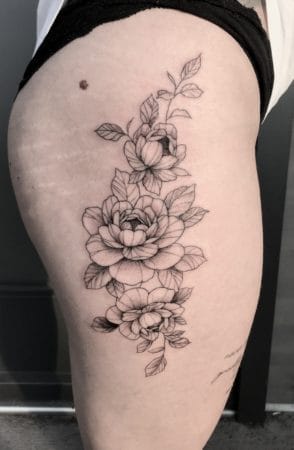 tattoo rosas fine line