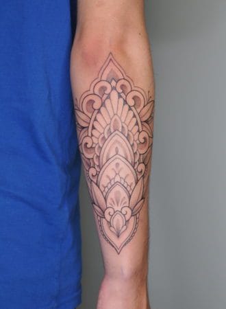 tattoo mandala fine line