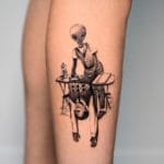 tattoo alien microrealista